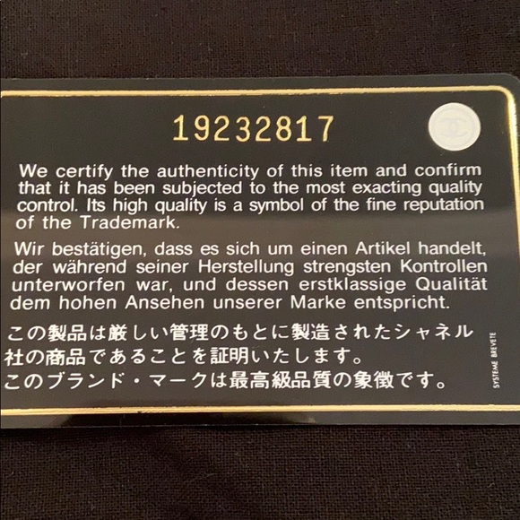 Authentic CHANEL cosmetic case/pouch - Picture 4 of 10